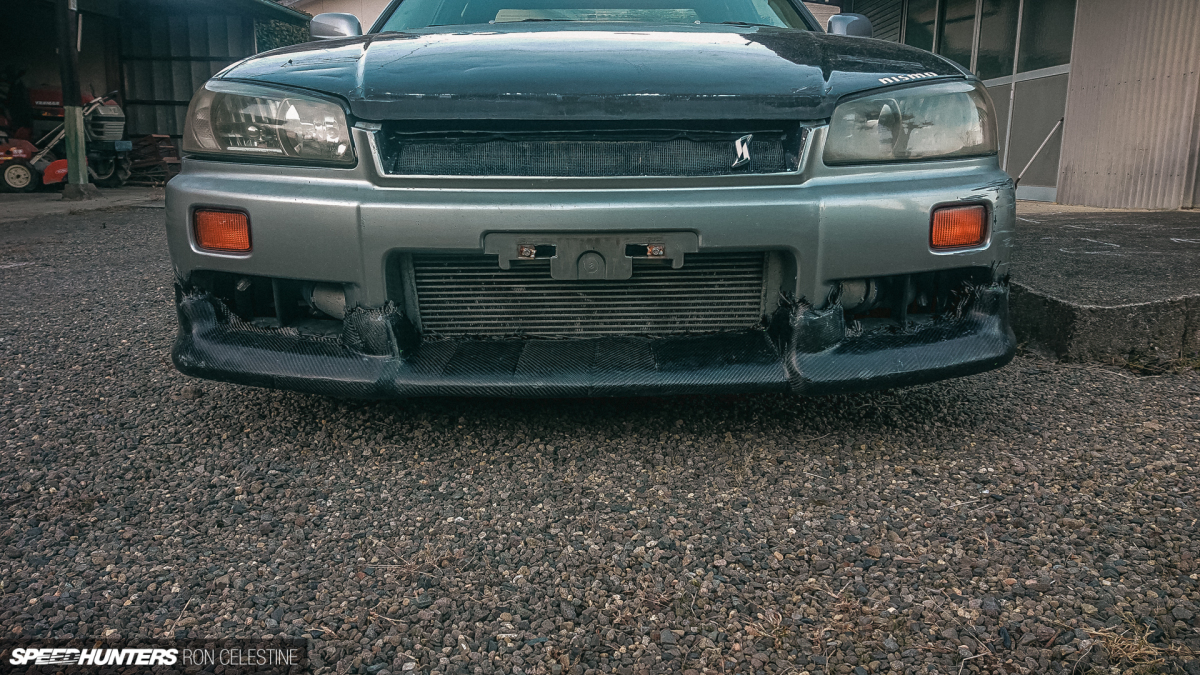 Speedhunters_Ron_Celestine_ProjectRough_R34Skyline_GTT_CarbonFiberLip_NandemoDesign-46