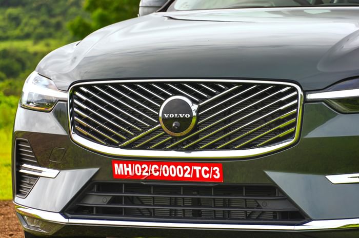 2025 Volvo XC60 facelift grille 2025 Volvo XC60 facelift grille