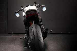 Custom Honda CBX750 by Ellaspede