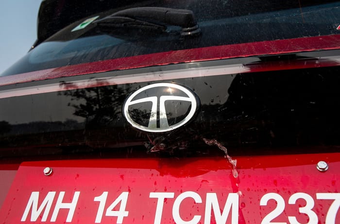 Tata Harrier petrol rear camera washer