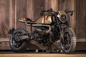 Rough Crafts x GrowthRing & Supply Co. BMW R 12 nineT street tracker to match a safari Porsche 911