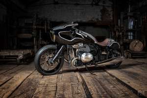 Custom BMW R18 cruiser motorcycle by Blechmann